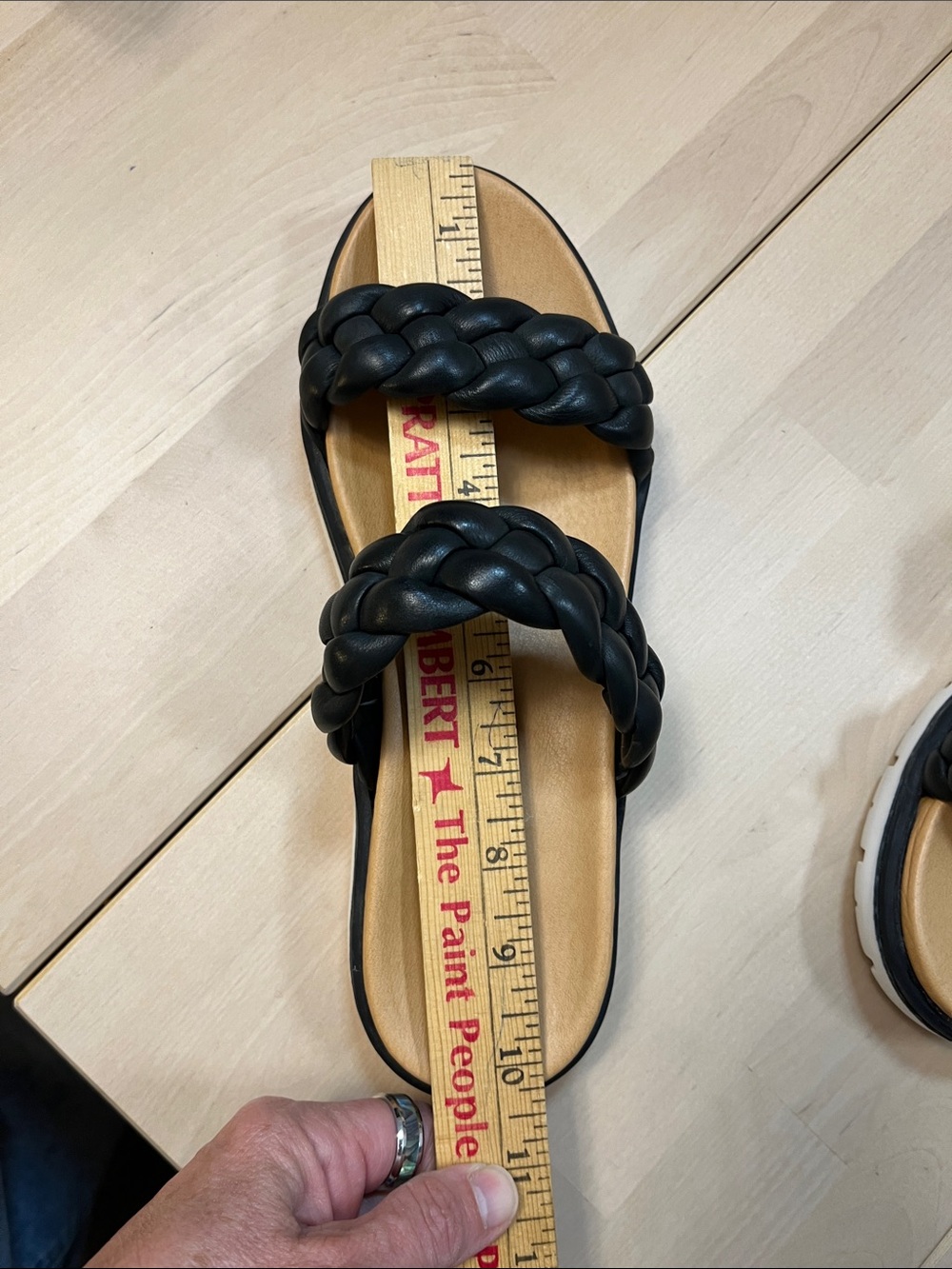 Born Shoes Freesia Black Braided
Leather Plush Slide Sandals, Women’s Size 9 - Picture 14 of 15